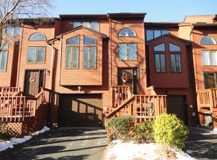 28 Sherry Ln, Saddle Brook, NJ 07663