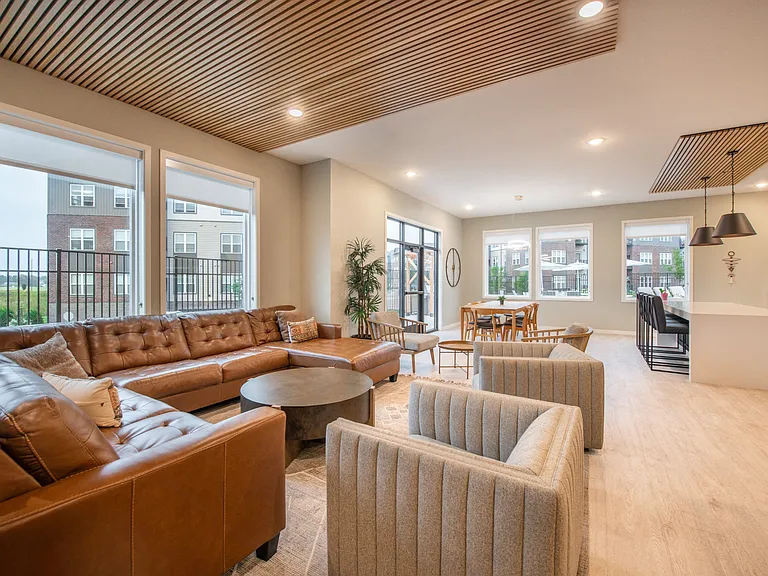 Rush Creek Apartments — Photo 5