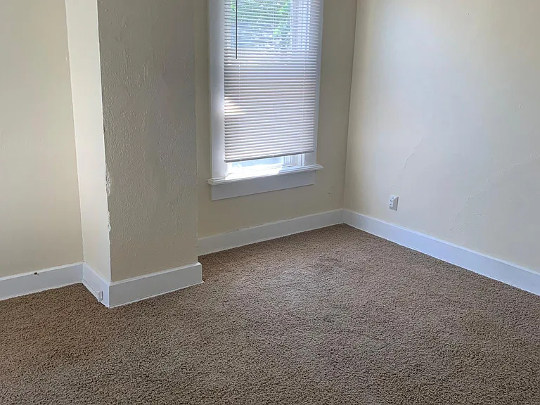 106 Ashley St — Photo 6