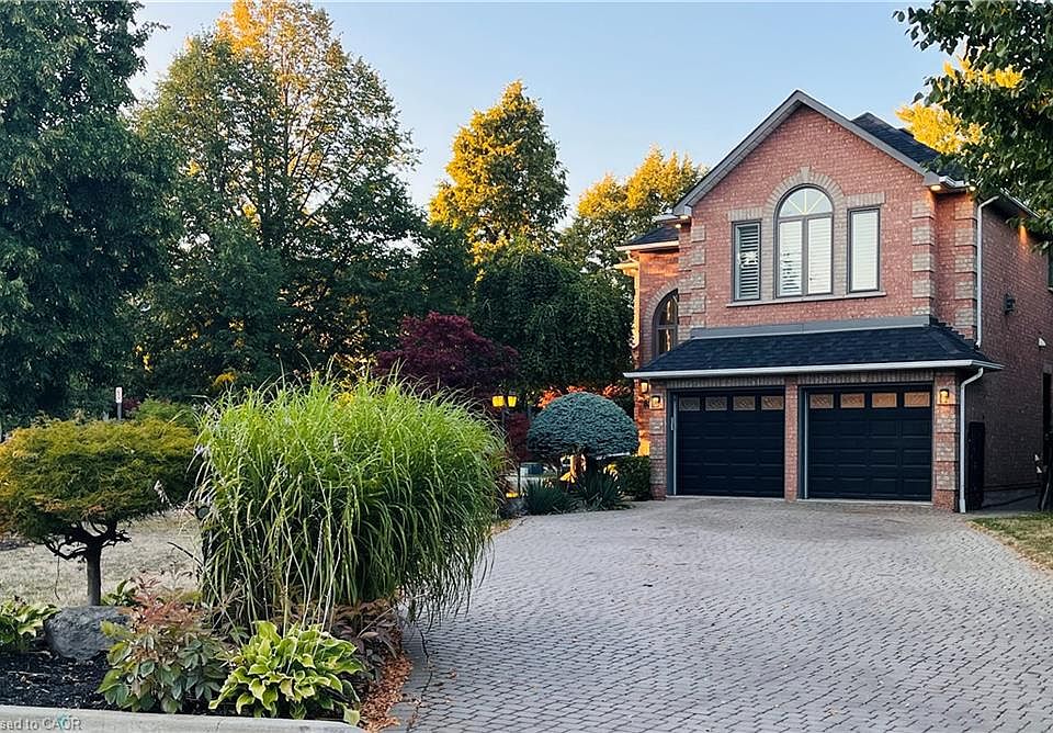 1st image of 85 Waterford Cres