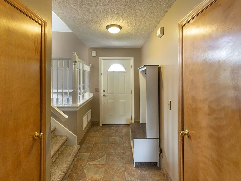 16131 S Matt Ct — Photo 3