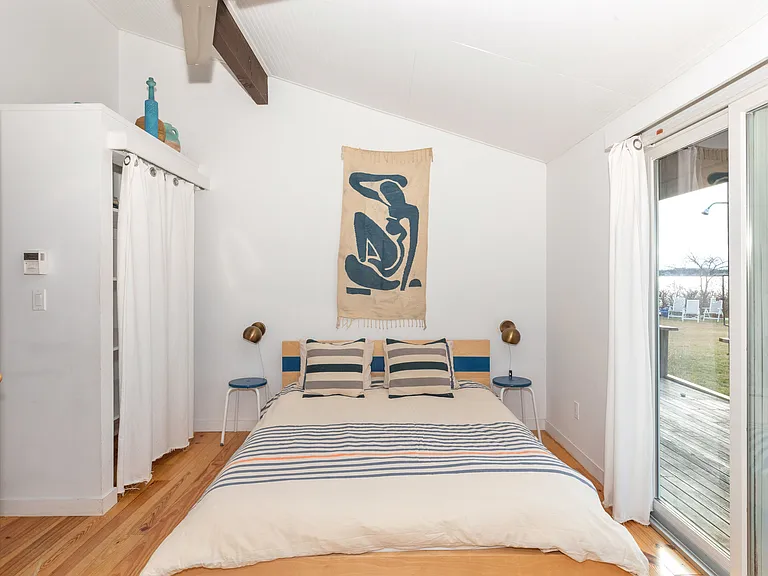 E Lake Dr — Photo 6