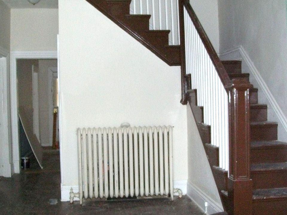 2nd image of 3018 Garland Ave