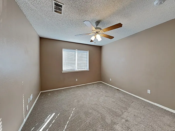 110 Meadow Ct — Photo 12