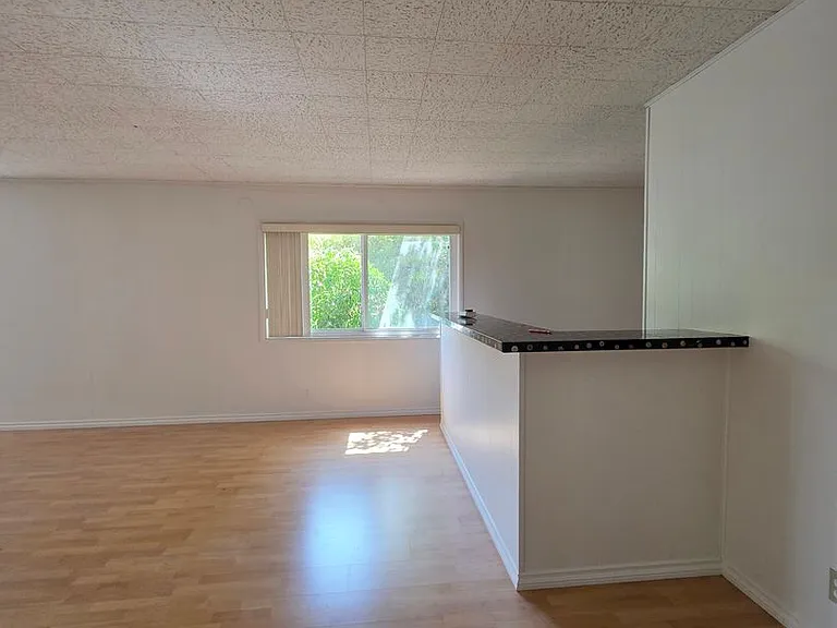 6437 Elmhurst Dr — Photo 11