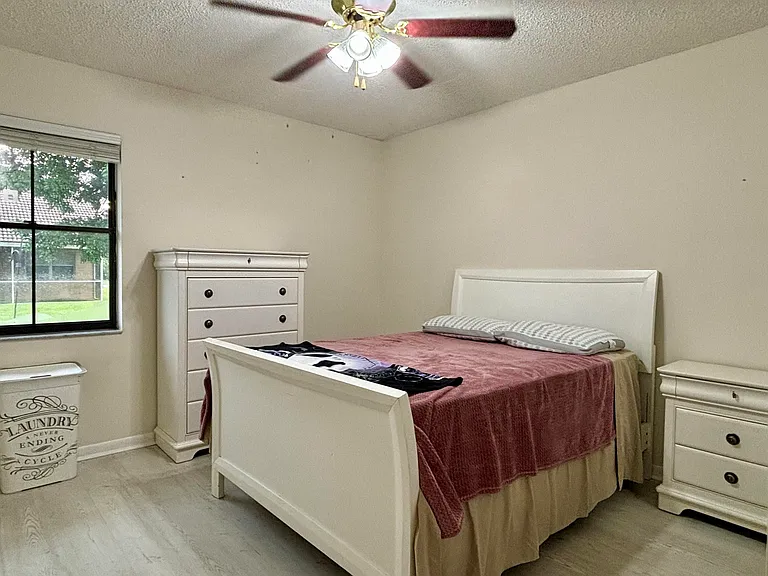 2153 Amesbury Cir — Photo 21