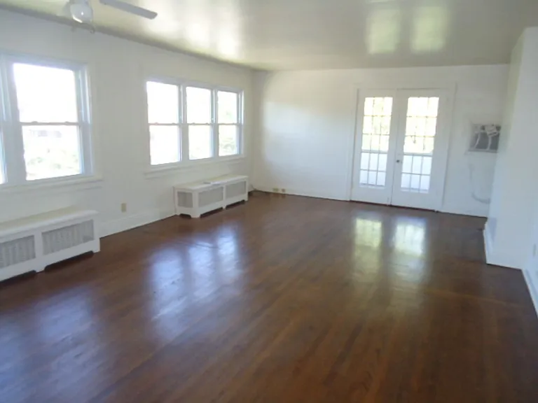 5600-5602 Beacon St #5604 — Photo 3