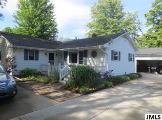 6484 S Jackson Rd, Jackson, MI 49201