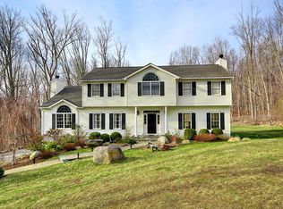 10 Park View Pl, Pound Ridge, NY 10576