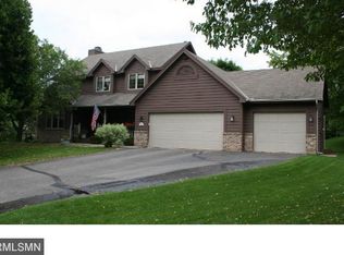 616 Crimson Leaf Ct, Eagan, MN 55123
