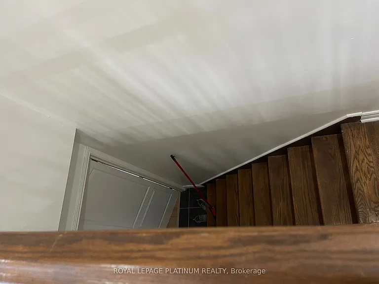 700 Brock Ave — Photo 24