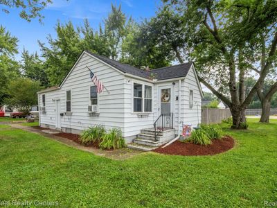 3390 Watkins Lake Rd, Waterford, MI, 48328