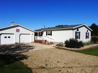 1007 Pleasant St, Sumner, IA 50674