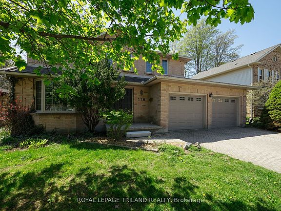 3rd image of 118 Deer Valley Cres