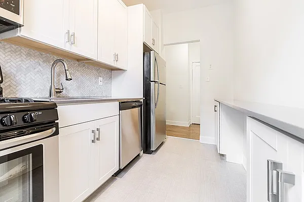 Rented by Dixon Advisory USA Inc. | media 30