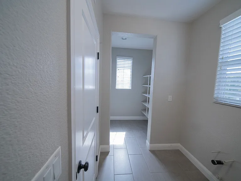 1501 Peony Ln — Photo 20