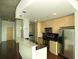 Gourmet Kitchen w/Breakfast Bar