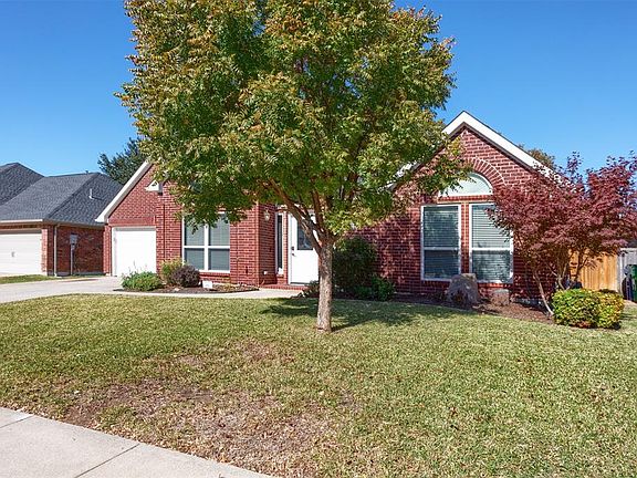 3rd image of 8516 Falconet Cir