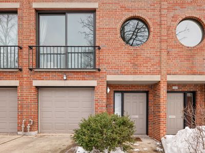 3027 N Greenview Ave, Chicago, IL, 60657