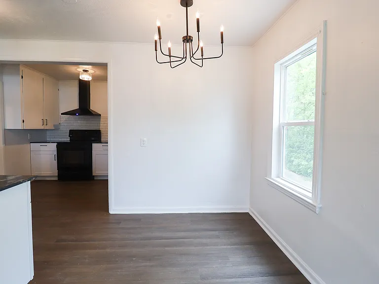 1008 E King Pl — Photo 6