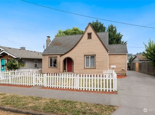206 S 8th Ave, Kelso, WA