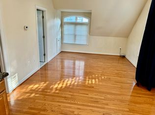 1385 Blairstone Dr, Vienna, VA 22182