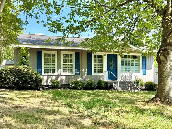 2410 Pope Dr, Anderson, SC 29625