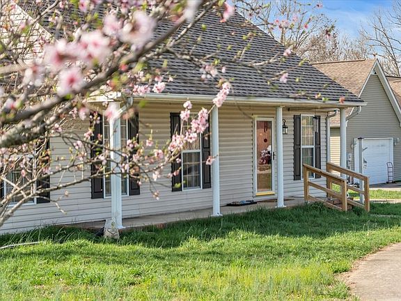 4th image of 672 Old Snow Hill Rd