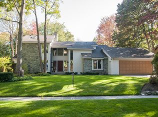 2005 Ramble Ln, Midland, MI 48640