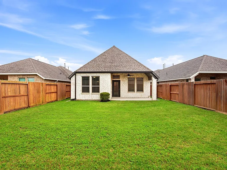 2539 Summer Peach St — Photo 24