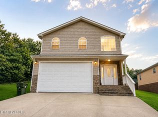 1544 Patricia Holt Dr, Sevierville, TN 37862