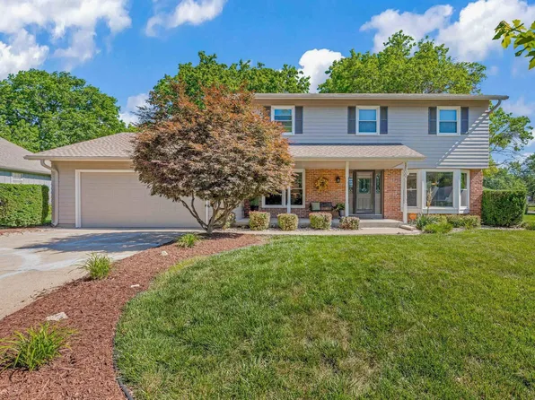 1800 SW Briarwood Dr, Topeka, KS 66611