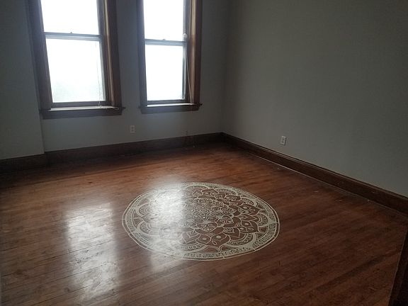 3rd image of 3100 N Western Ave APT 1R