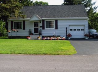 1009 Bill Rd, Schenectady, NY 12303