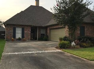513 Kings Cove Cir, Lafayette, LA 70508