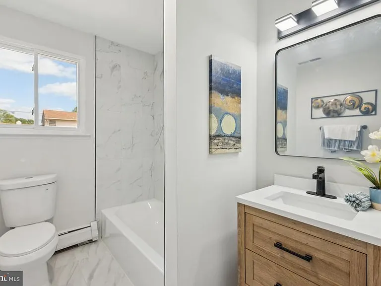 747 Hedy Ave — Photo 14
