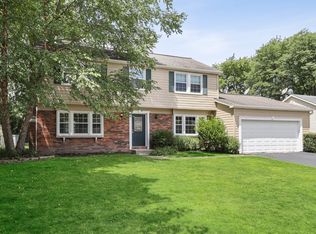691 Indian Spring Ln, Buffalo Grove, IL 60089