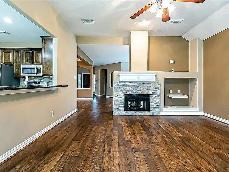 5823 Centennial Glen Dr — Photo 9