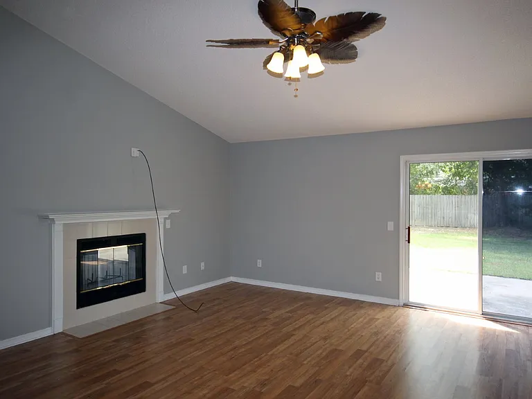 8454 Ferlon Ave — Photo 2