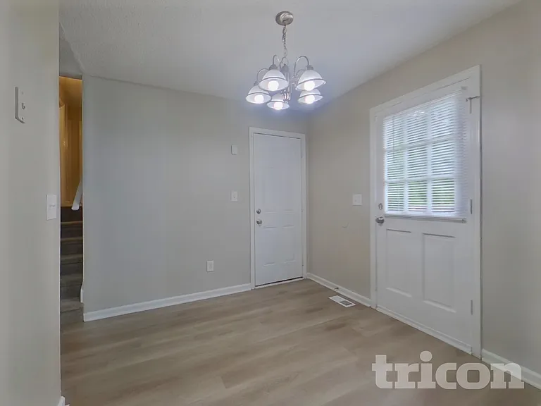 17 Paces Meadows Dr — Photo 3