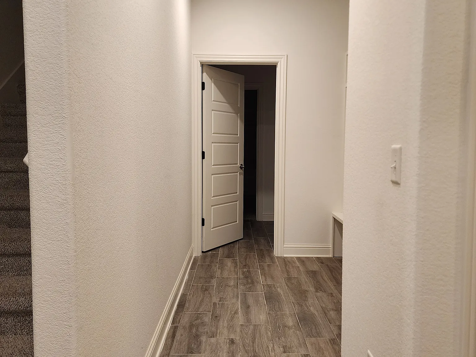 811 Merryfield St — Photo 3
