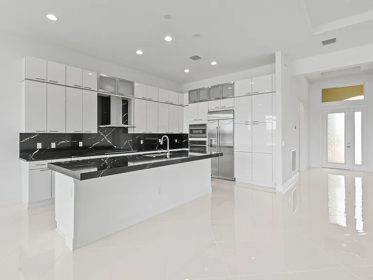 9019 SW Terzi Way — Photo 12