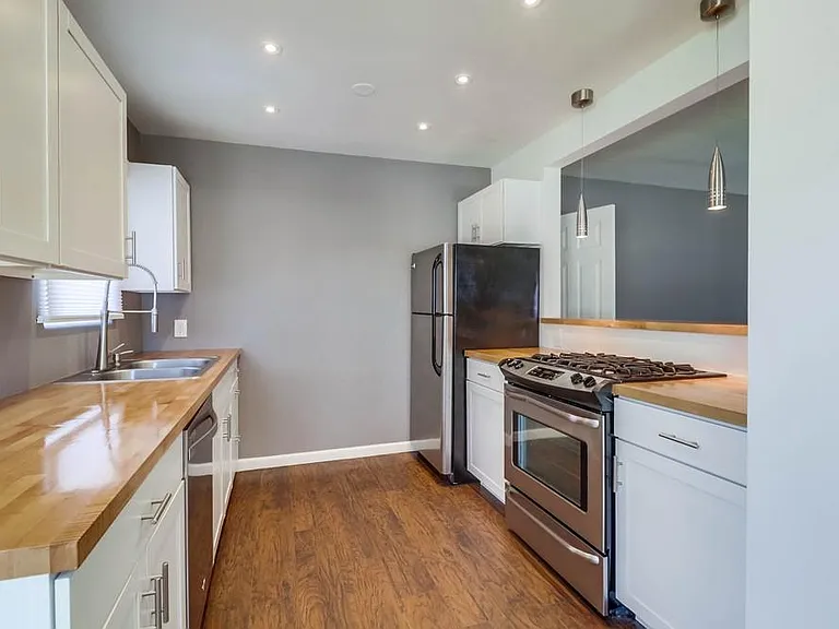 1875 Oliver Ave #B — Photo 9