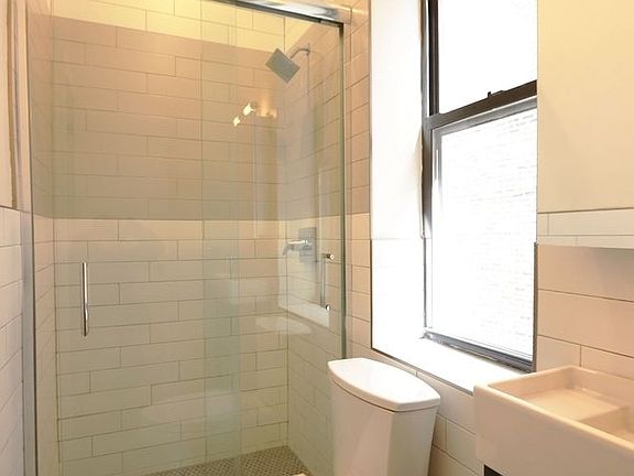 5th image of 244 E 46th St #4E
