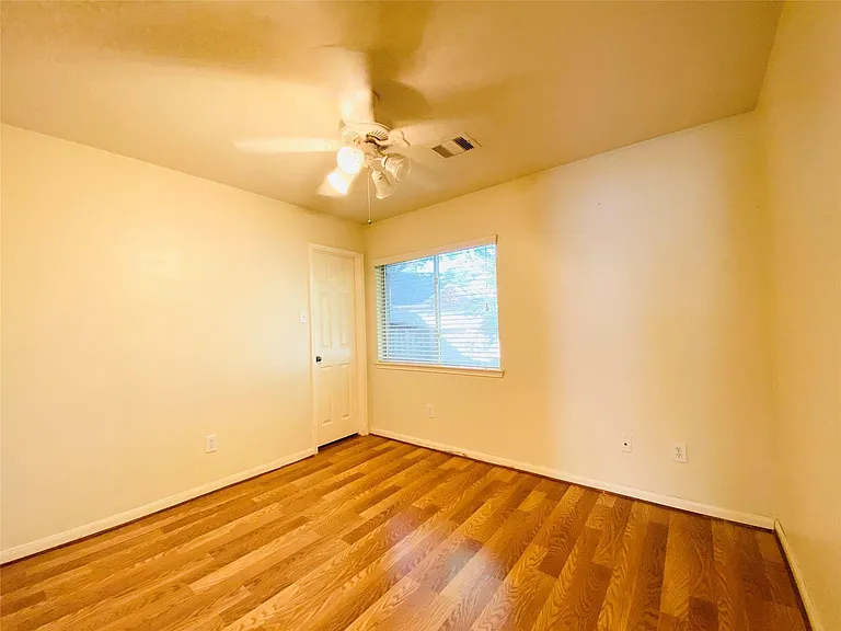 17222 Dark Cavern Ct — Photo 9