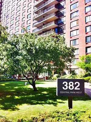 Rented by Luxury Property Group | media 19