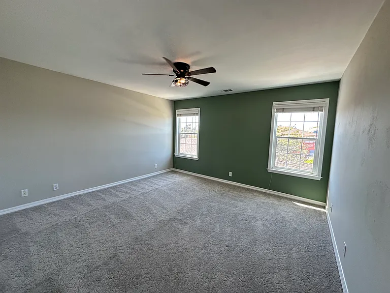 604 Village Ct — Photo 35