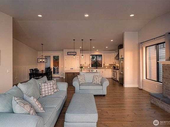 4th image of 4616 Anaco Beach Road
