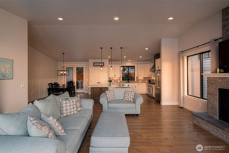 4th image of 4616 Anaco Beach Road