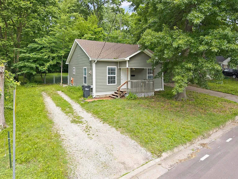309 Alexander Ave — Photo 3